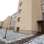 Pronajměte si 1 ložnic/e byt o rozloze 35 m² v slany