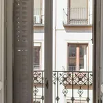 Rent a room of 220 m² in madrid