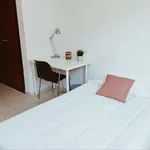 Rent a room of 80 m² in madrid