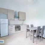 Affitto 4 camera appartamento di 85 m² in Milan