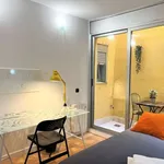 Rent a room of 100 m² in barcelona