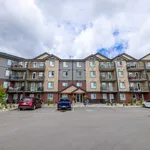 Appartement de 1022 m² avec 3 chambre(s) en location à British Columbia