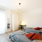 Rent 2 bedroom apartment in Modena