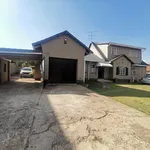 Rent 2 bedroom apartment in Roodepoort