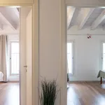 Miete 6 Schlafzimmer wohnung von 120 m² in Frankfurt am Main