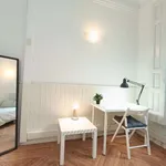 Rent a room of 220 m² in madrid