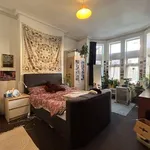 Rent 7 bedroom house in East Midlands