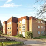 Flat to rent in Roslyn Court, Woking GU21