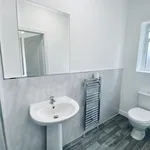 Rent 3 bedroom flat in Salford