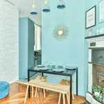 Appartement de 540 m² avec 2 chambre(s) en location à Paris