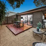 Rent 3 bedroom apartment in altona