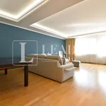 Rent 4 bedroom apartment of 200 m² in Bucuresti