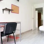 Rent a room of 150 m² in valencia