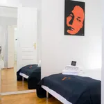 Rent 1 bedroom apartment of 657 m² in vienna