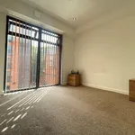 Rent 2 bedroom flat in Leicester