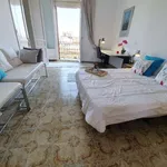 Rent a room of 280 m² in barcelona