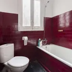 Rent a room of 150 m² in madrid