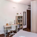 Rent a room of 151 m² in Milan