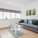 Rent 2 bedroom apartment of 850 m² in Watford