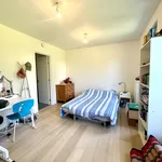 Maison de 230 m² avec 4 chambre(s) en location à Ukkel