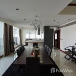 Rent 3 bedroom apartment of 375 m² in Bangkok