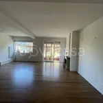 Affitto 5 camera appartamento di 167 m² in Bologna