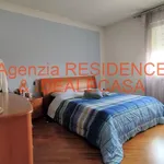 Rent 3 bedroom apartment of 90 m² in Padova