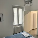 Rent 5 bedroom apartment of 85 m² in Genova