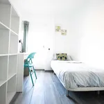 Rent a room of 100 m² in Valencia