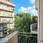 Affitto 4 camera appartamento di 147 m² in Rome