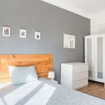 Rent a room in lisbon