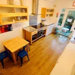 Rent 6 bedroom house in Wales