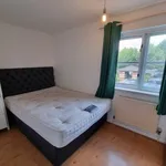 Rent 2 bedroom flat in Salford