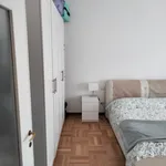 Rent 2 bedroom apartment of 65 m² in Milan