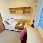 Rent a room of 170 m² in valencia