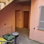 Affitto 3 camera appartamento di 70 m² in Piacenza