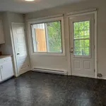 Rent 3 bedroom apartment in Montreal