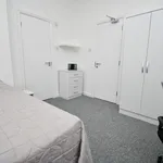 Rent 4 bedroom flat in North West England