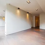 Huur 3 slaapkamer appartement van 252 m² in Brussels