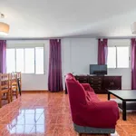 Rent a room of 160 m² in valencia