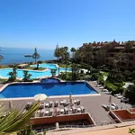 Rent 3 bedroom house of 360 m² in Marbella