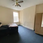 Rent 5 bedroom house in West Midlands