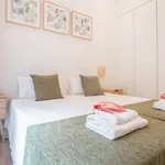 Rent 4 bedroom apartment of 65 m² in Barcelona