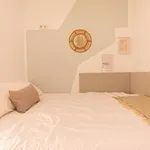 Rent a room of 190 m² in Barcelona