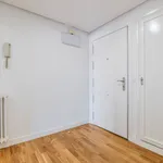 Rent 5 bedroom apartment of 107 m² in Madrid