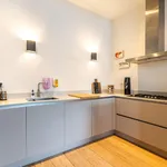 Huur 3 slaapkamer appartement van 93 m² in Da Costabuurt