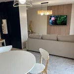 Appartement de 590 m² avec 1 chambre(s) en location à Nice