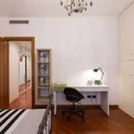 Rent a room of 75 m² in milan