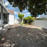 Rent 3 bedroom house in Papamoa Beach