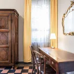 Rent 6 bedroom house in Milan